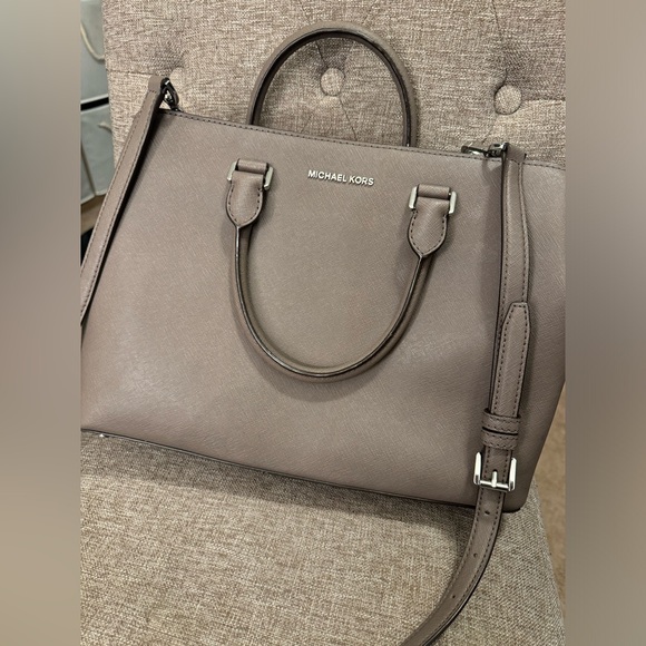 Michael Kors Savannah Large Saffiano Leather Satchel - Picture 1 of 15